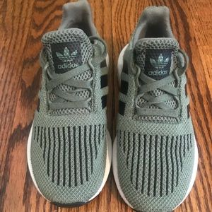 Adidas Swift run shoes